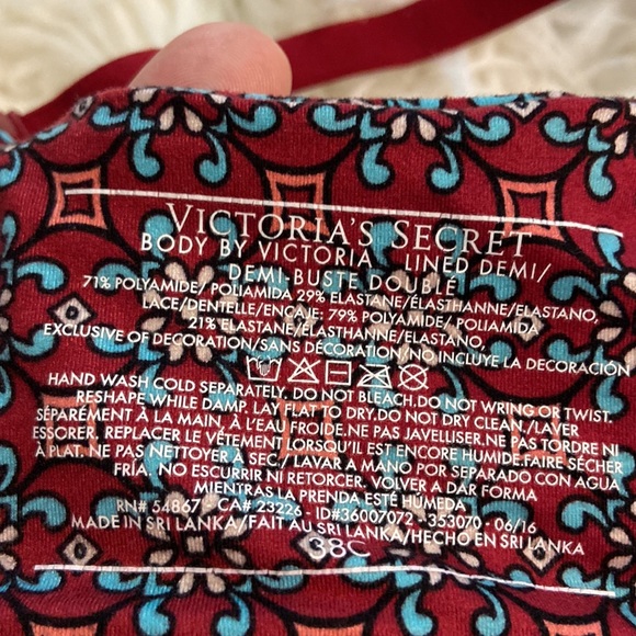 Victoria Secret Body by Victoria Lined Demi Bra size 38C excellent condition - Picture 11 of 12